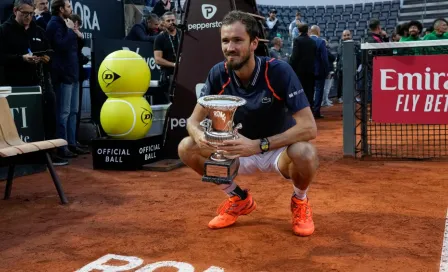 Medvedev conquistó su primer torneo en arcilla tras vencer a Rune en el Masters 1000 de Roma