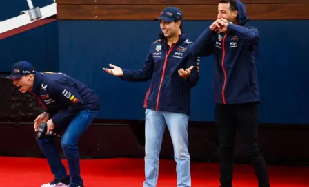 Checo Pérez y Daniel Ricciardo se burlaron de Max Verstappen por su parecido a una caricatura