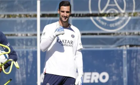 PSG: Esposa de Sergio Rico aseguró que el portero se reporta estable, pero en terapia intensiva