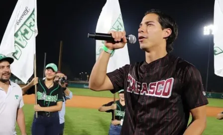 Diego Lainez lanzó la primera pelota con los Olmecas de Tabasco 