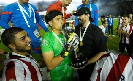 Amaury Vergara celebra con euforia el título de Campeón de Campeones de Tapatío