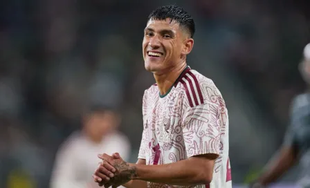 Uriel Antuna desprecia playera de Chivas en el Tour de la Selección Mexicana