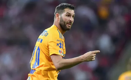 Gignac publica foto utilizando oxígeno y preocupa a fanáticos