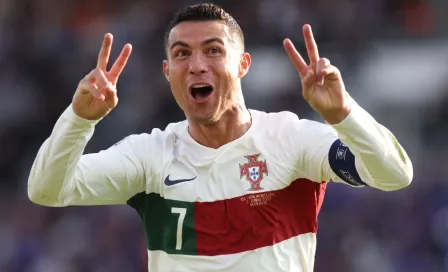 Cristiano Ronaldo celebra su partido 200 con Portugal anotando de último minuto ante Islandia