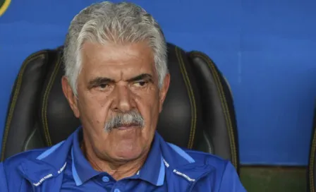 Carlos Hermosillo sobre el Tuca Ferretti: "Debería renunciar a Cruz Azul"