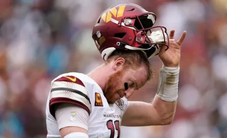 Carson Wentz causó indignación en redes sociales tras cazar un oso negro