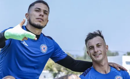 Carlos Salcedo deja las burlas atrás y se enfoca en Cruz Azul: "Me va a ir muy bien aquí"