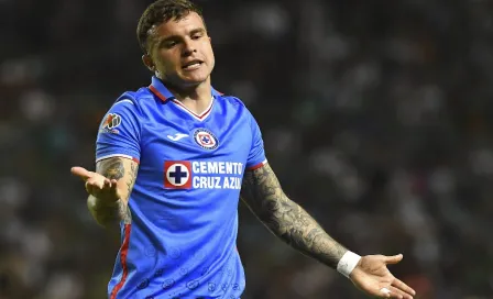 Cruz Azul busca la salida de Christian Tabó; el jugador quiere permanecer en La Máquina