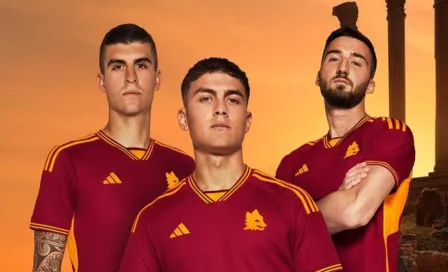 ¡Qué elegancia! Roma presentó su nuevo uniforme para la próxima temporada