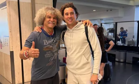 Carlos 'El Pibe' Valderrama le pidió una foto a Guillermo Ochoa