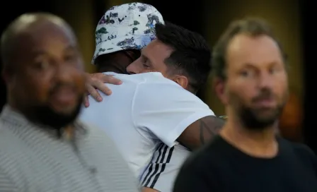 Messi y LeBron James protagonizan cálido abrazo previo al Cruz Azul vs Inter Miami