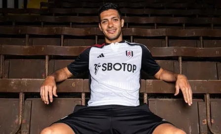 Raúl Jiménez fue anunciado oficialmente como refuerzo del Fulham en la Premier League