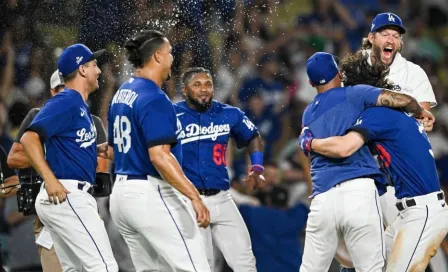 Dodgers vencen a Blue Jays en extrainnings y remontan la serie 