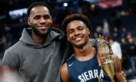 Bronny, hijo mayor de LeBron James, dado de alta tras sufrir paro cardiaco