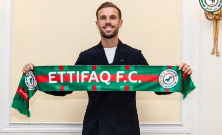 Al-Ettifaq oficializa a Jordan Henderson con video editado para ocultar colores LGBT+