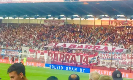 ¡Violencia en estadio termina en tragedia! Aficionado muere tras pelea de Barras en Argentina