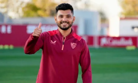 'Tecatito' Corona se recuperó de su lesión y está listo para una nueva temporada con Sevilla