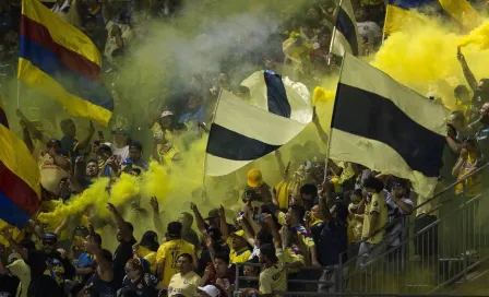 Afición del América arrojó vasos con líquidos a jugadores del Chicago Fire