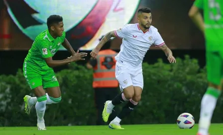 ¡Listo para LaLiga! Tecatito Corona convocado por Sevilla para enfrentar al Valencia