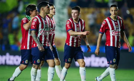 Chivas viaja a Juárez sin Isaac Brizuela y sin 'Chicote' Calderón para el duelo ante Bravos