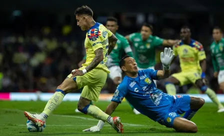 Brian Rodríguez se comió a Messi y se quedó cerca de firmar un golazo 