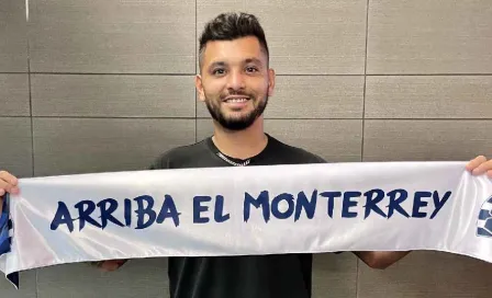 Tecatito Corona llegó a México y le mandó un mensaje a Rayados: 'Esta es mi casa'