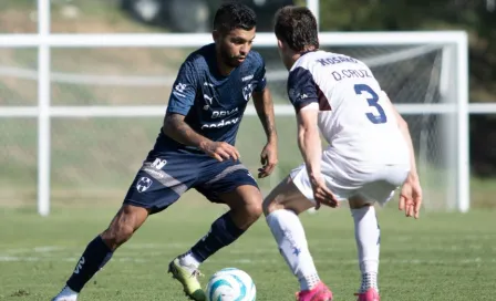 Tecatito Corona debuta con Rayados en derrota amistosa ante Atlante