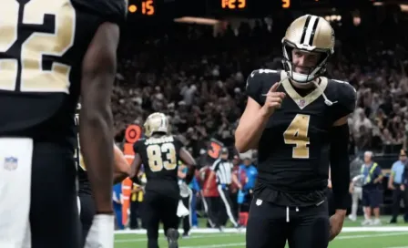 Derek Carr debutó con los New Orleans Saints venciendo a los Tennessee Titans