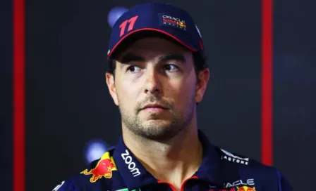 Horner a Checo Pérez tras el GP de Singapur: 'Carrera muy ocupada, bien hecho por aferrarte'