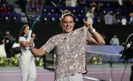 Maria Sakkari gana partido y festeja con playera del Tri en Guadalajara