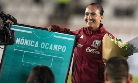 Mónica Ocampo fue homenajeada previo al México vs Trinidad y Tobago