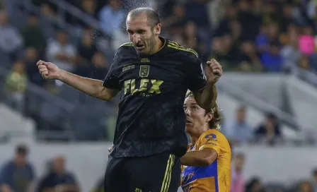 Chiellini le da balonazo a Córdova y se arma conato de bronca en el LAFC vs Tigres 