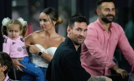 ¡Suma a una buena causa! Messi donó jersey autografiado a fundación de Selena Gómez