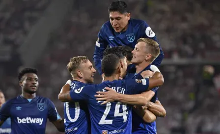 Edson Álvarez jugó todo el partido en la victoria del West Ham ante Friburgo