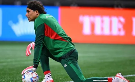 Guillermo Ochoa enciende alarmas en el Tri por problemas en el cuello con el Salernitana