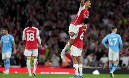 Arsenal vence al Manchester City y comparte el liderato de la Premier League con el Tottenham