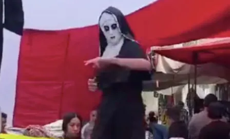 La "Monja de la Paca" se vuelve viral en tianguis de México