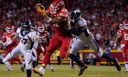 ¡Sigue el efecto ‘Swiftie’! Travis Kelce comanda a los Chiefs a victoria sobre Broncos