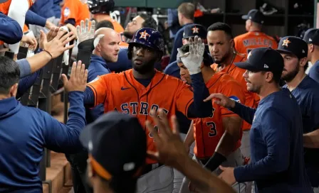 Astros derrota a Rangers y se mantiene con vida en la Serie de Campeonato