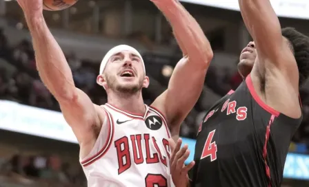 Chicago Bulls, con triple de Alex Caruso en tiempo extra, vencieron a los Toronto Raptors 