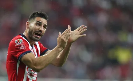 'Pollo' Briseño se pierde el próximo partido con Chivas por acumulación de tarjetas