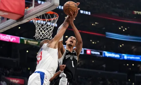 Clippers aplasta a Spurs en el primer partido de Victor Wenbanyama como visita en NBA