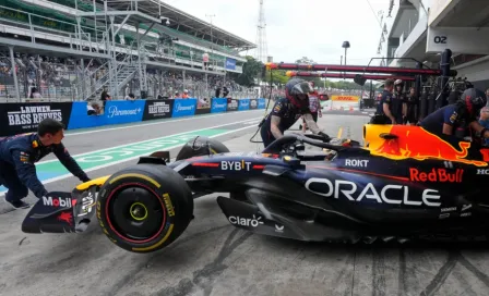 FIA prohíbe a los pilotos parar en pitlane tras el incidente de 'Checo' Pérez