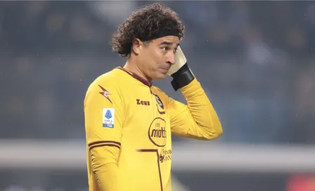 Guillermo Ochoa recibe galardón a pesar de ser uno de los arqueros más goleados