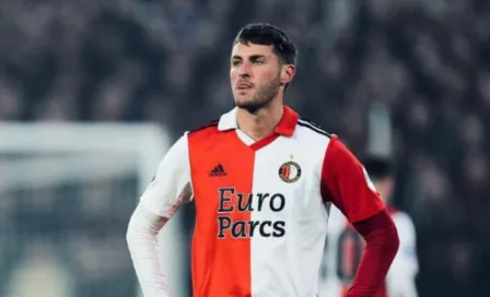 Santiago Giménez no saldrá del Feyenoord en el mercado de invierno, afirma Dennis te Kloese