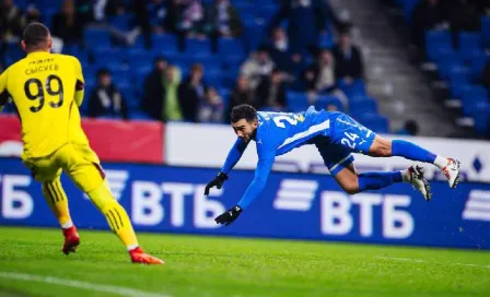 ¡Está enrachado! Luis Chávez volvió a anotar con Dinamo Moscú