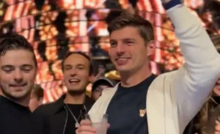 Max Verstappen fue captado celebrando el subcampeonato de Checo Pérez en Las Vegas