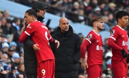 Pep Guardiola y Darwin Núñez se hacen de palabras durante el Man City vs Liverpool