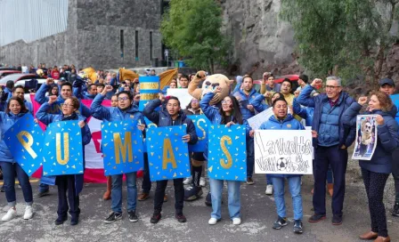 Pumas: Empleados de la institución junto a Luis González muestran su apoyo para Semifinales 