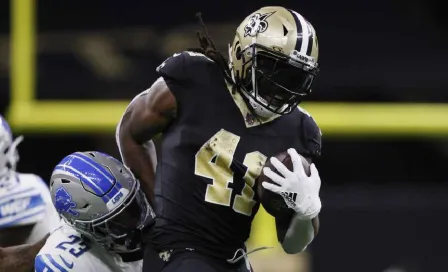 NFL: Alvin Kamara le regala un jersey autografiado al oficial que lesionó accidentalmente